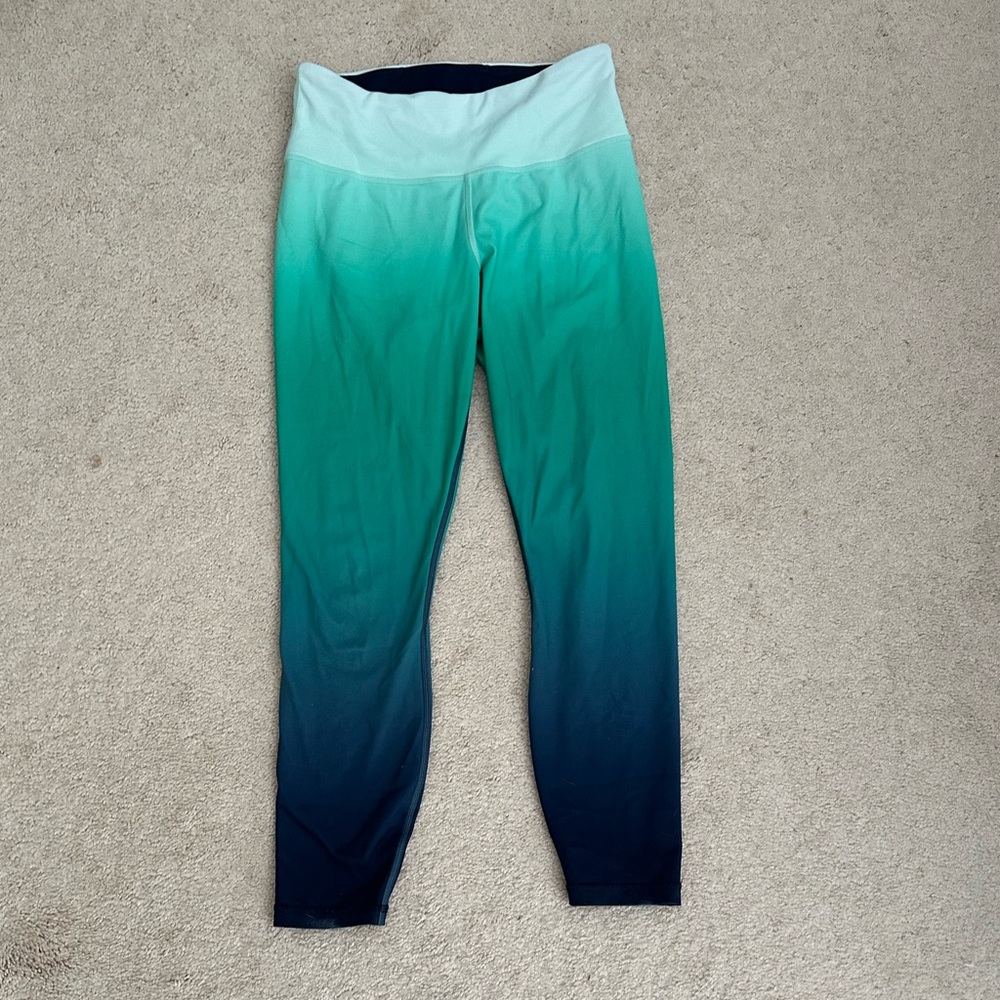Athleta ombré. 7/8 leggings size small used in good condition